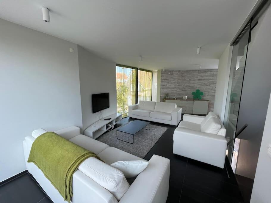 Holiday home Tube Nabij